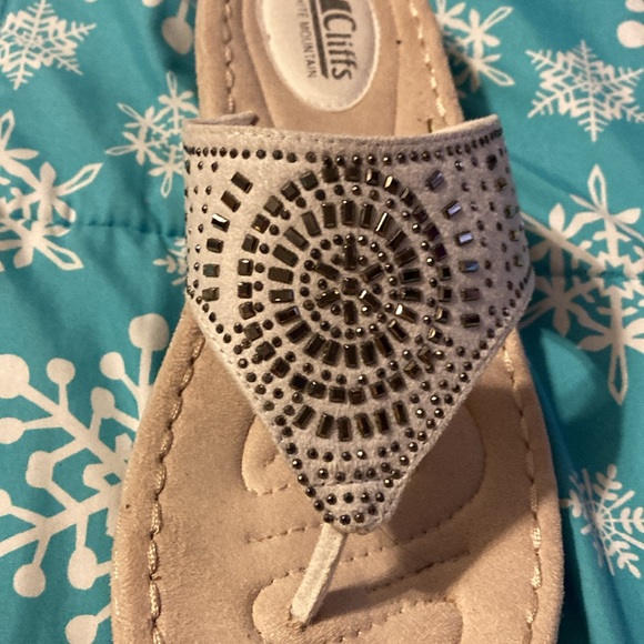 White Mountain Sandals - Picture 2 of 6